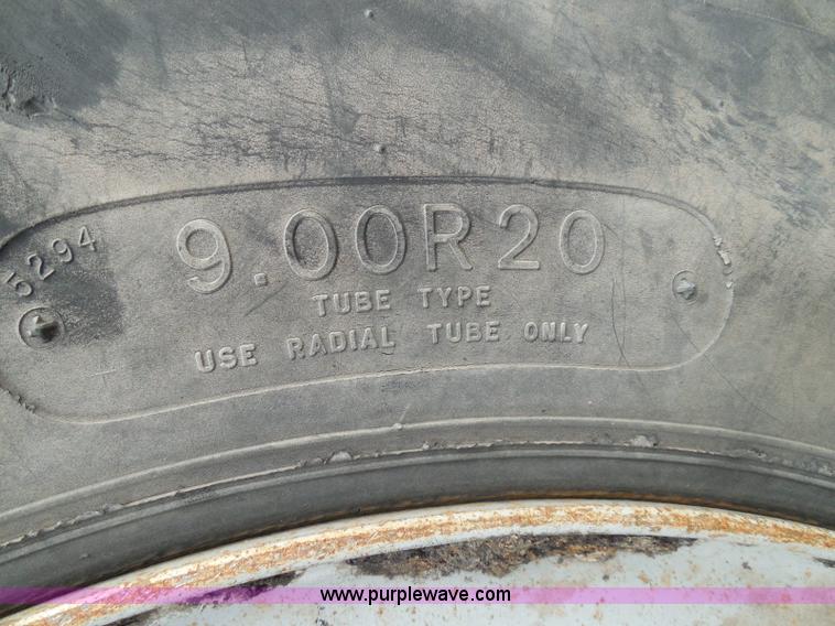 image for item I3418 1988 International S1600 dump truck