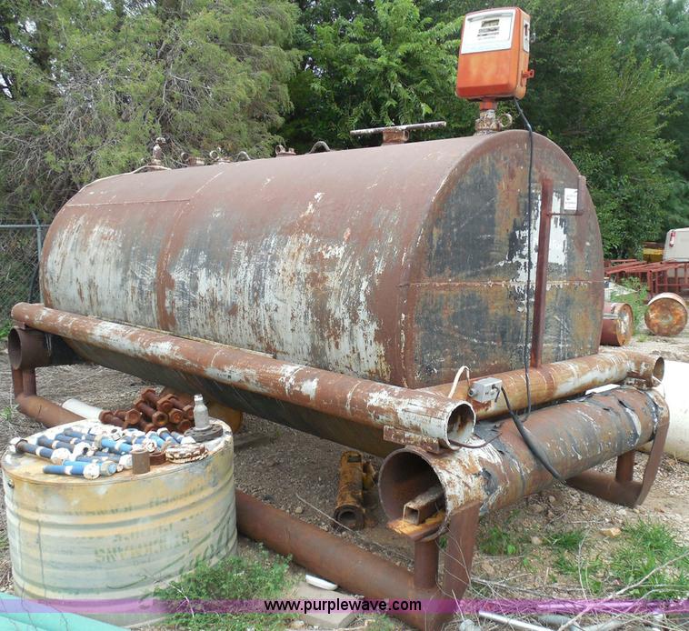 image for item I3419 Wichita Steel Fabricators 1,000 gallon fuel tank