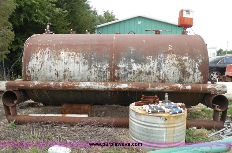 image for item I3419 Wichita Steel Fabricators 1,000 gallon fuel tank