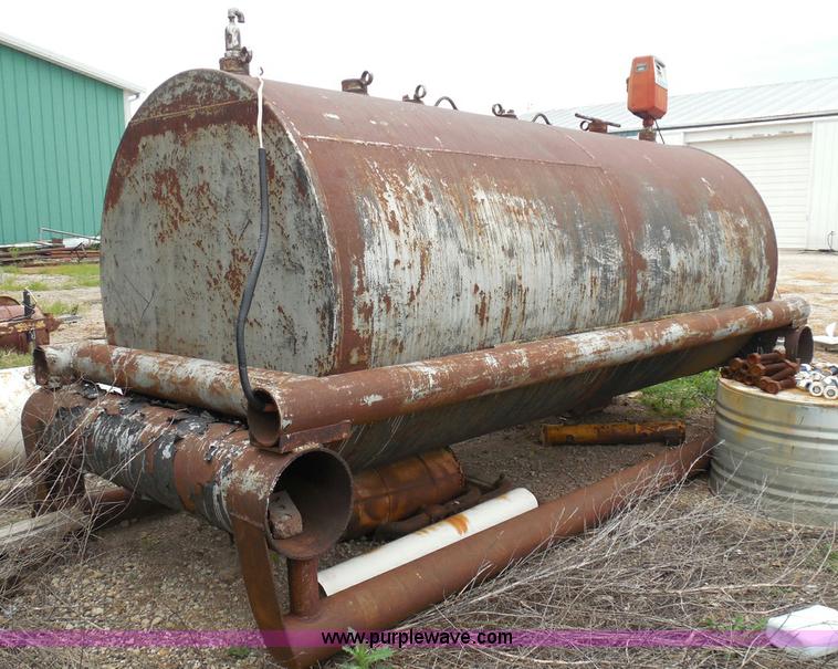 image for item I3419 Wichita Steel Fabricators 1,000 gallon fuel tank