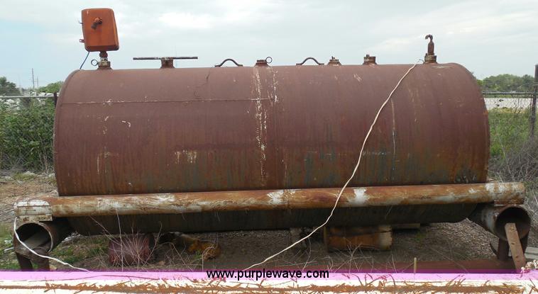image for item I3419 Wichita Steel Fabricators 1,000 gallon fuel tank