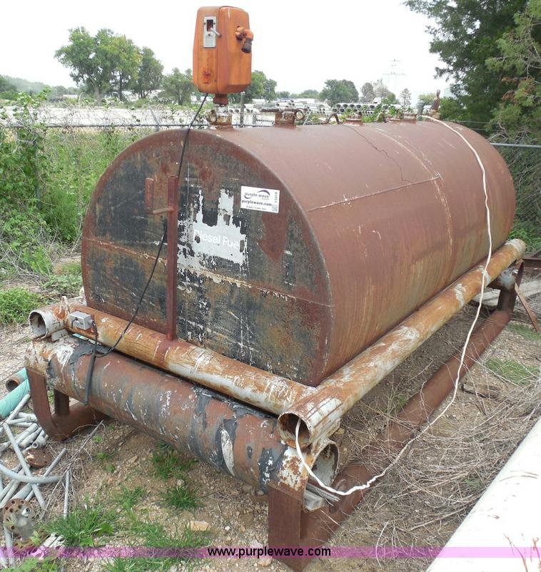 image for item I3419 Wichita Steel Fabricators 1,000 gallon fuel tank
