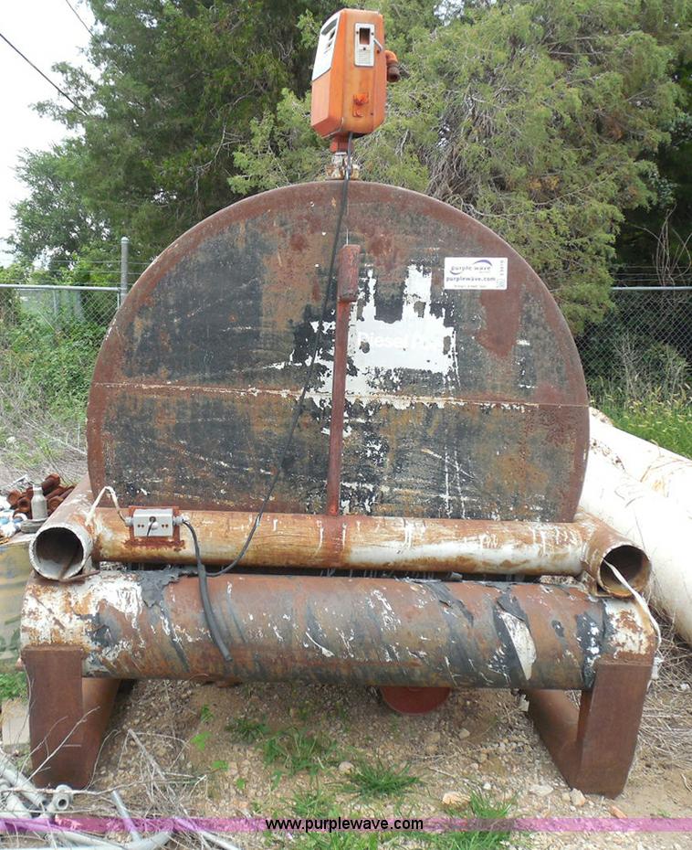 image for item I3419 Wichita Steel Fabricators 1,000 gallon fuel tank