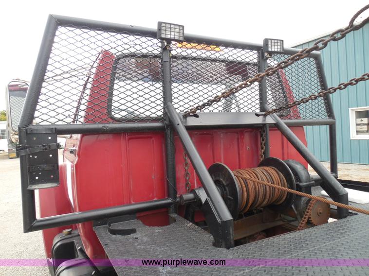 image for item I3420 1981 Ford F800 winch truck