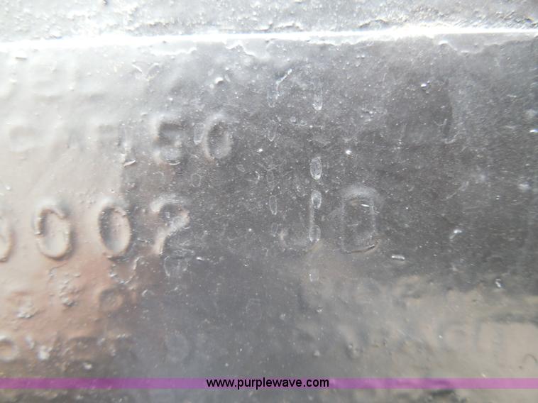 image for item I3420 1981 Ford F800 winch truck