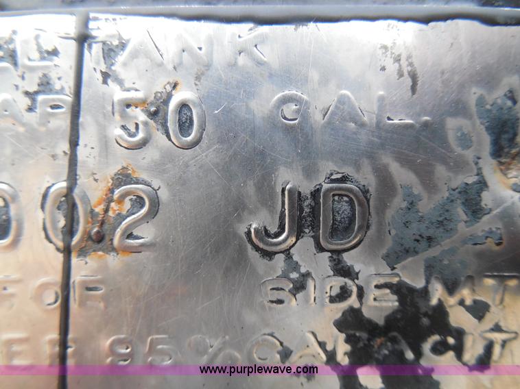 image for item I3420 1981 Ford F800 winch truck