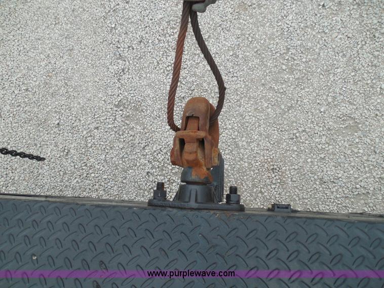 image for item I3420 1981 Ford F800 winch truck