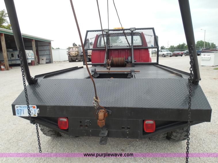 image for item I3420 1981 Ford F800 winch truck