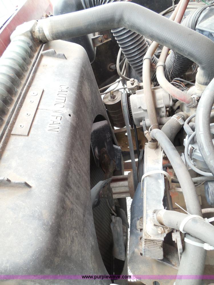 image for item I3420 1981 Ford F800 winch truck