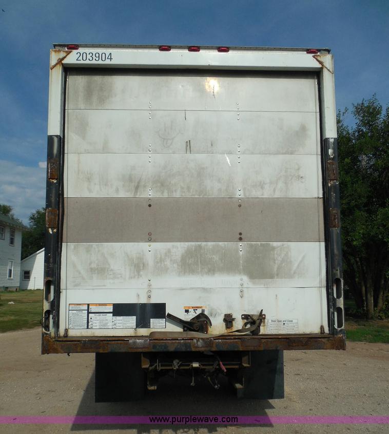 image for item I3424 1999 Ford F800 box truck