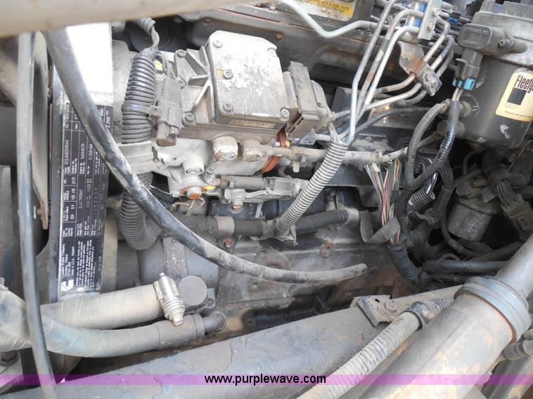 image for item I3424 1999 Ford F800 box truck