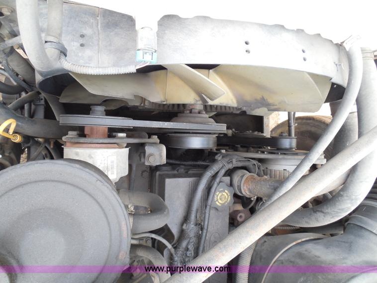 image for item I3424 1999 Ford F800 box truck