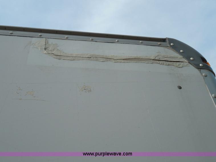 image for item I3424 1999 Ford F800 box truck