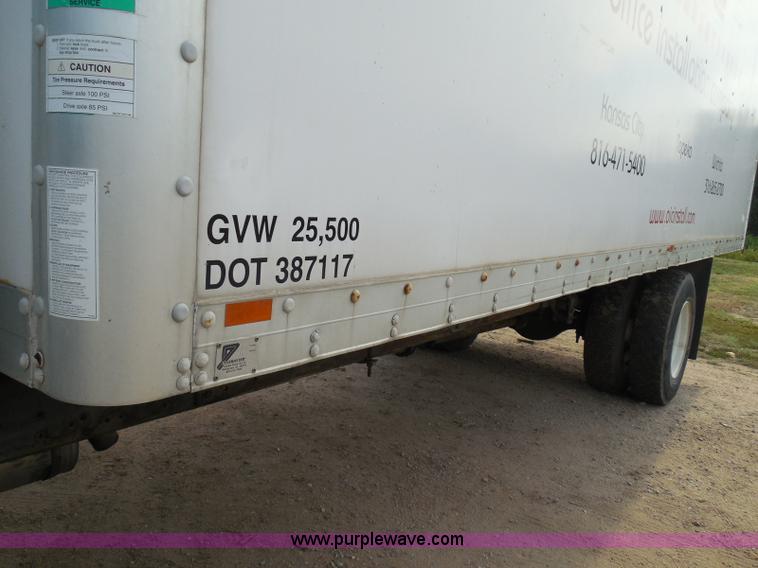 image for item I3424 1999 Ford F800 box truck