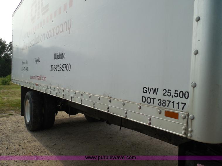 image for item I3424 1999 Ford F800 box truck