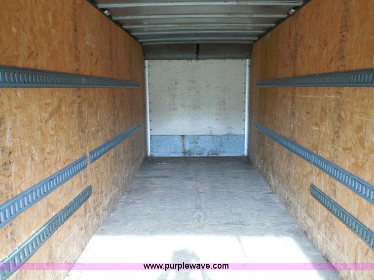 image for item I3424 1999 Ford F800 box truck