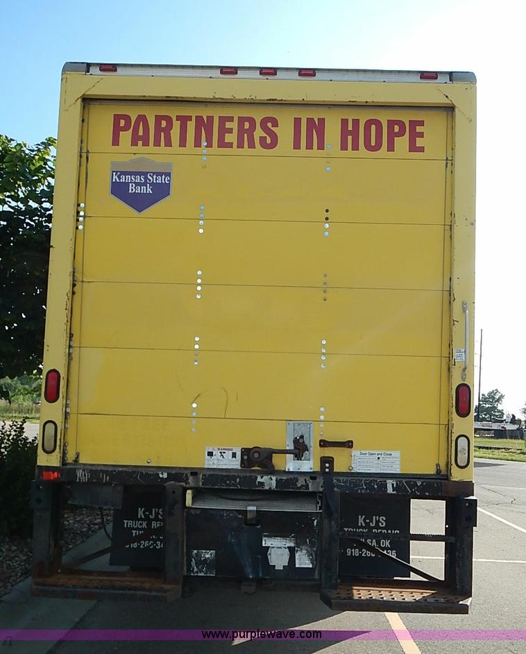 image for item I3526 1998 Ford F700 box truck