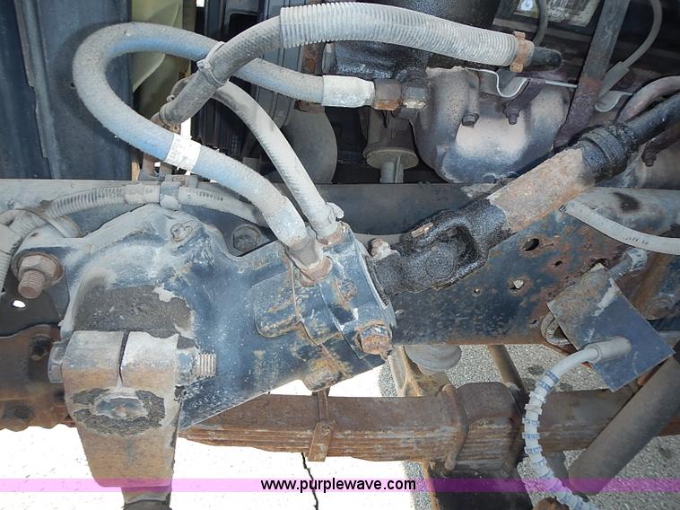 image for item I3526 1998 Ford F700 box truck