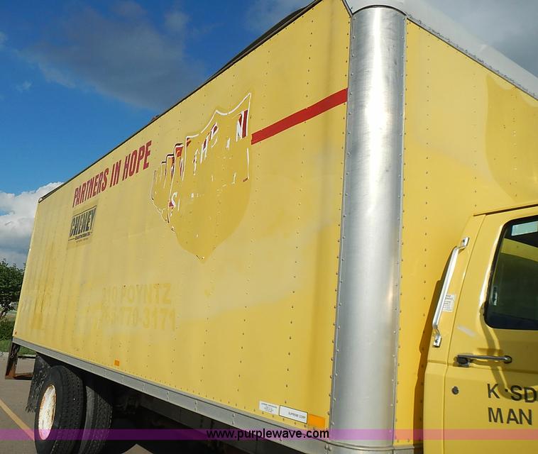 image for item I3526 1998 Ford F700 box truck