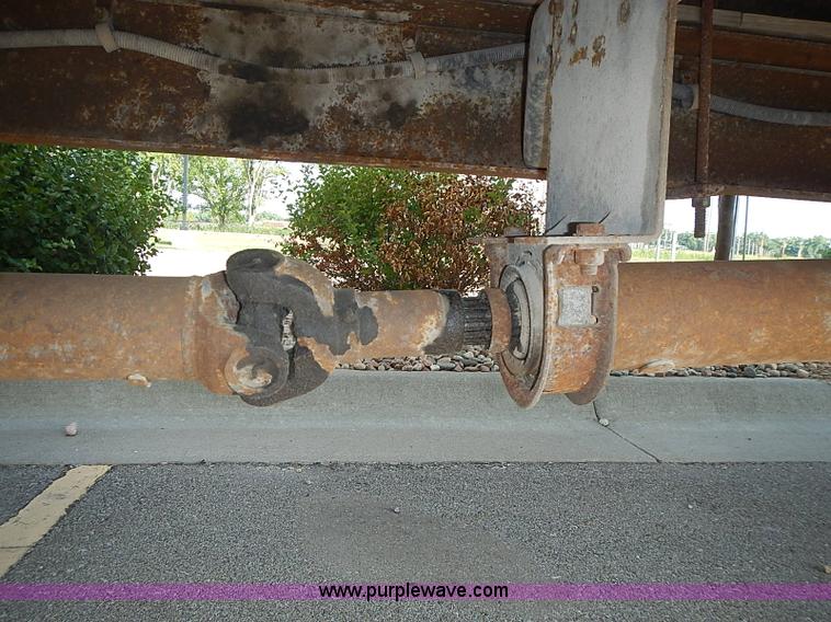 image for item I3526 1998 Ford F700 box truck