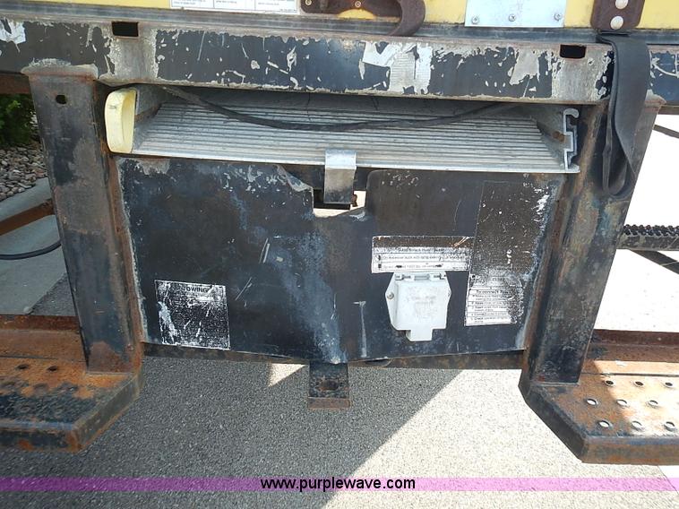 image for item I3526 1998 Ford F700 box truck