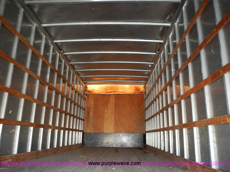 image for item I3526 1998 Ford F700 box truck