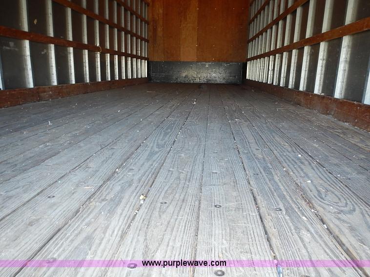 image for item I3526 1998 Ford F700 box truck