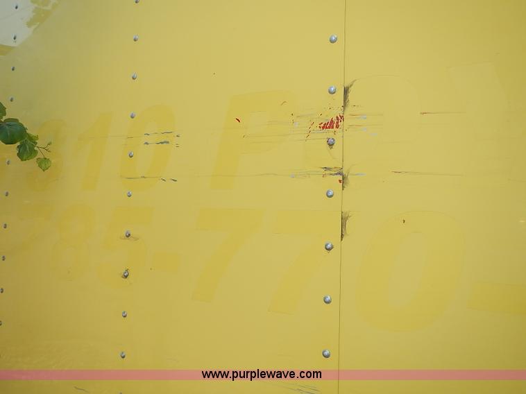 image for item I3526 1998 Ford F700 box truck