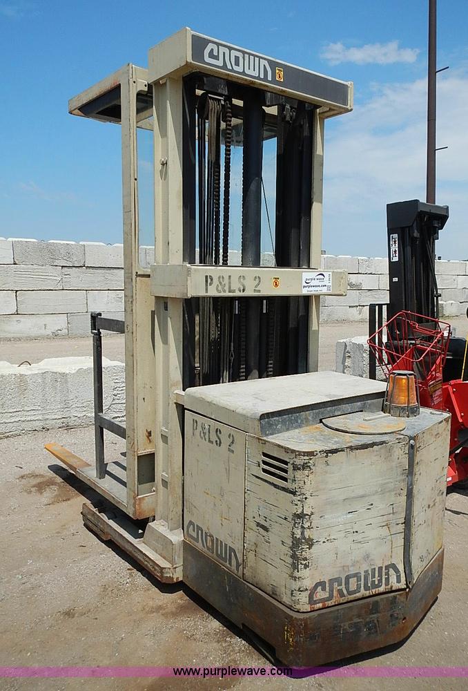 image for item I3532 Crown 30SP36TT electric forklift