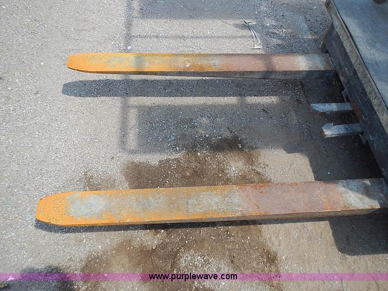 image for item I3532 Crown 30SP36TT electric forklift