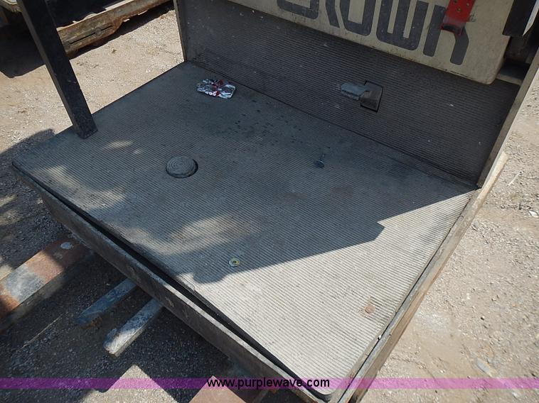 image for item I3533 Crown 30SP36TT electric forklift