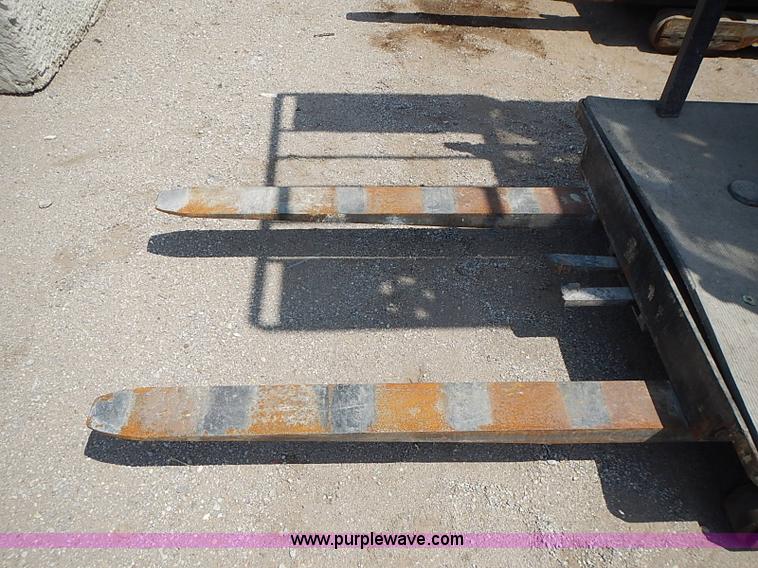 image for item I3533 Crown 30SP36TT electric forklift