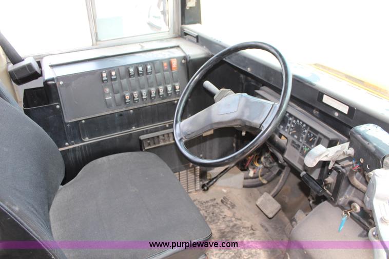 image for item J1085 1997 International 3800 school bus