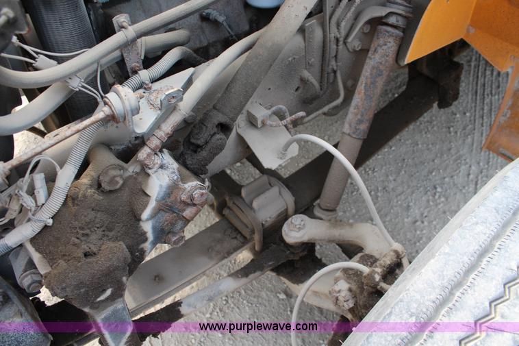 image for item J1085 1997 International 3800 school bus