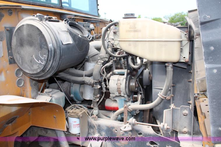 image for item J1085 1997 International 3800 school bus