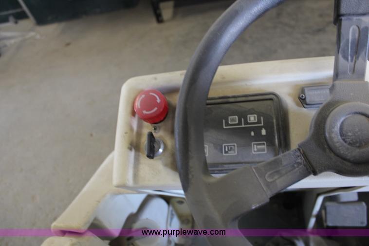 Tennant 7200 floor scrubber in Kansas City, KS | Item J1093 sold