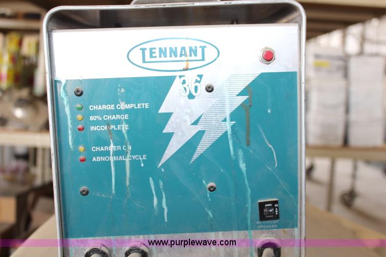 image for item J1093 Tennant 7200 floor scrubber