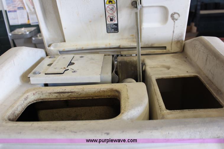 image for item J1093 Tennant 7200 floor scrubber