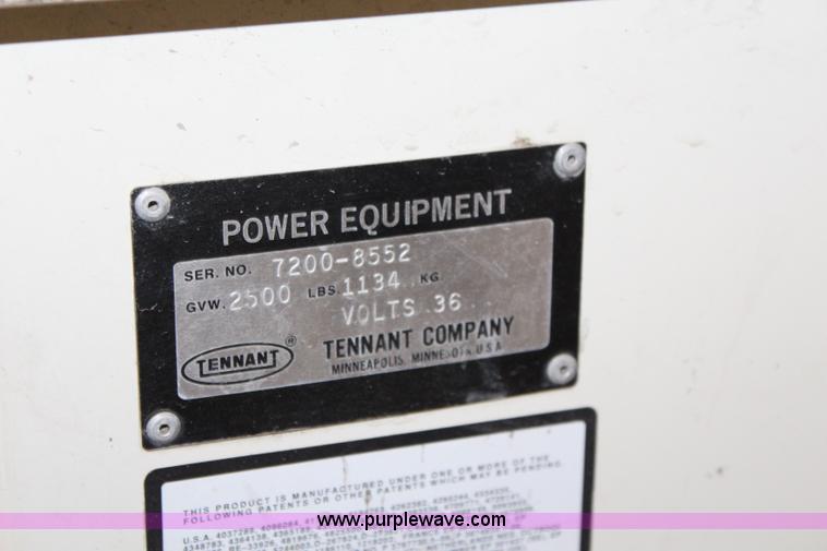 image for item J1093 Tennant 7200 floor scrubber