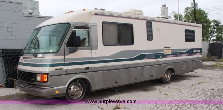 image for item J1094 1992 Pace Arrow RV