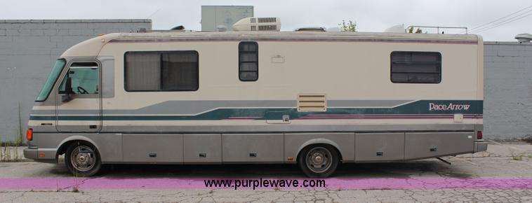 image for item J1094 1992 Pace Arrow RV