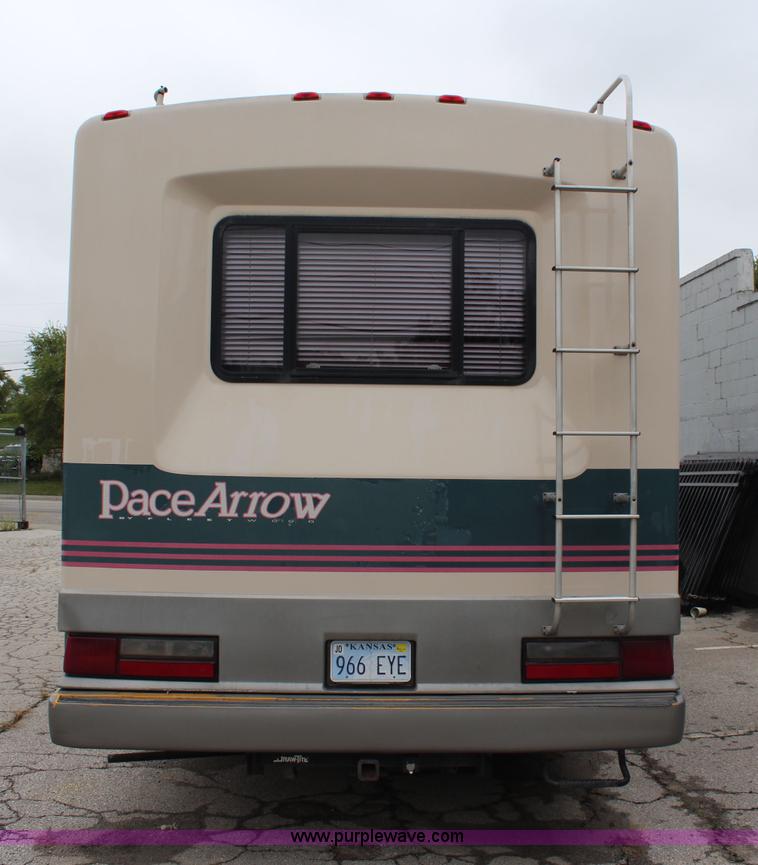 image for item J1094 1992 Pace Arrow RV