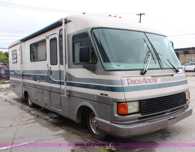 image for item J1094 1992 Pace Arrow RV