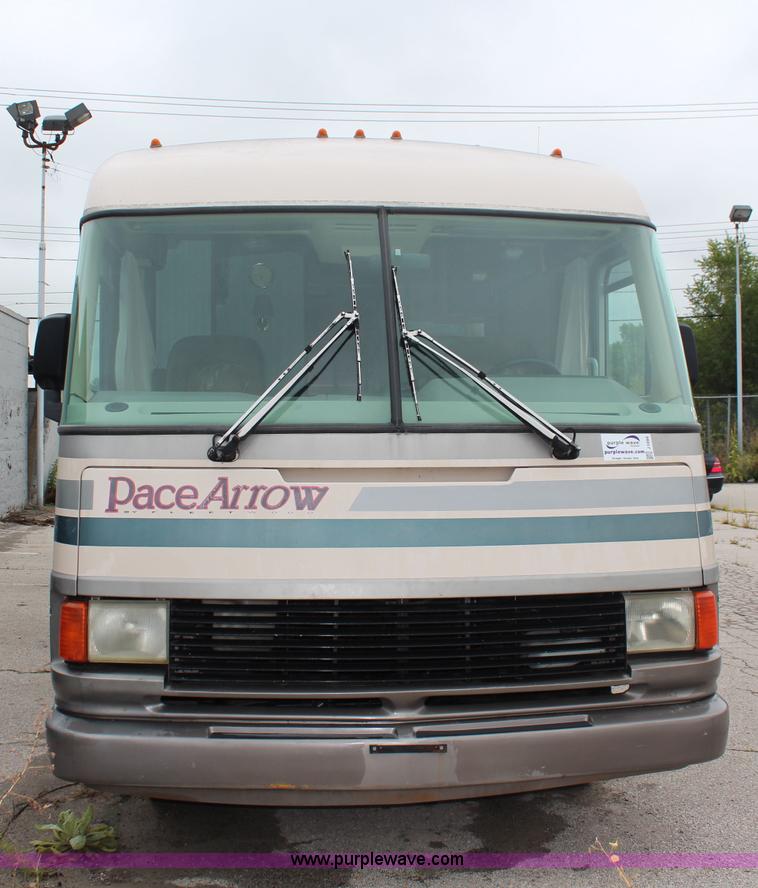 image for item J1094 1992 Pace Arrow RV