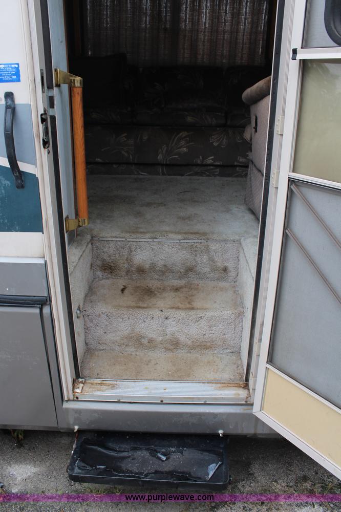 image for item J1094 1992 Pace Arrow RV