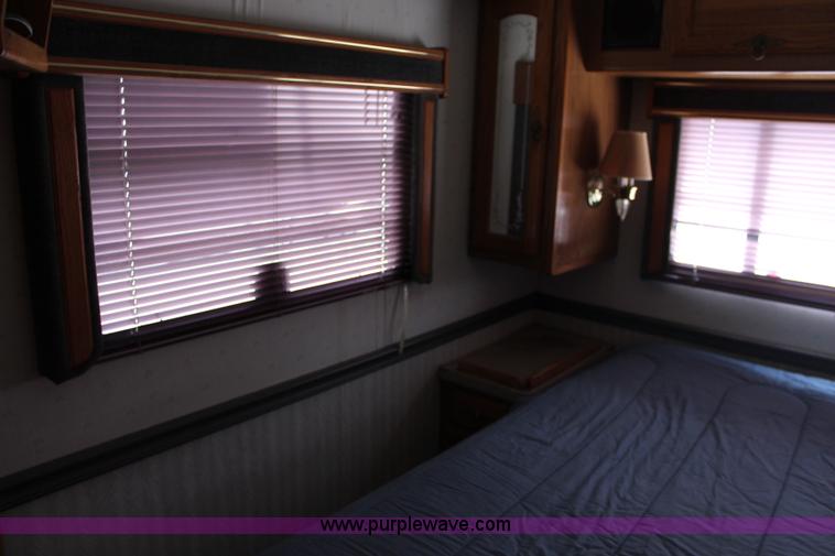 image for item J1094 1992 Pace Arrow RV