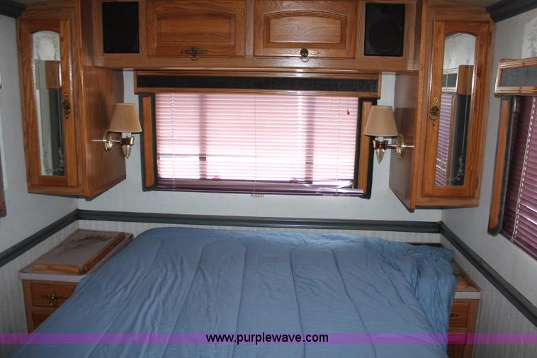 image for item J1094 1992 Pace Arrow RV