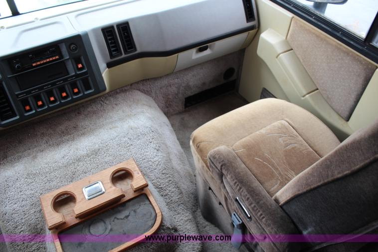 image for item J1094 1992 Pace Arrow RV