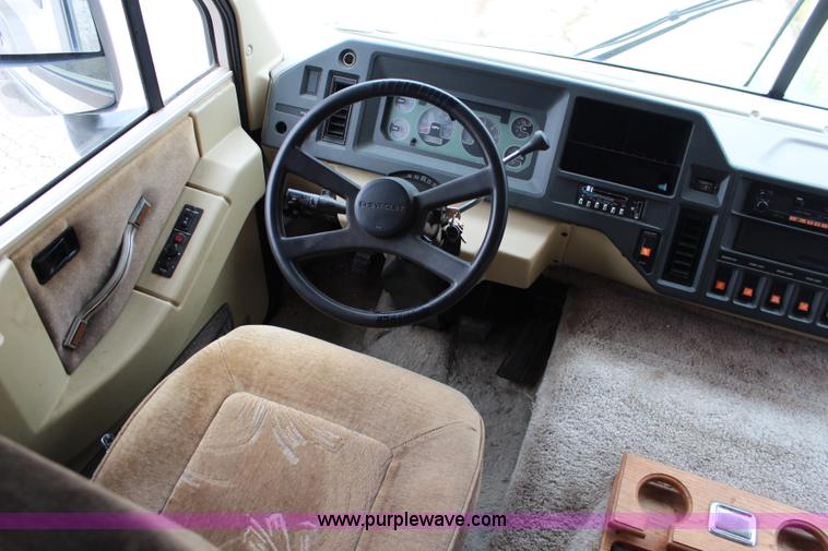 image for item J1094 1992 Pace Arrow RV