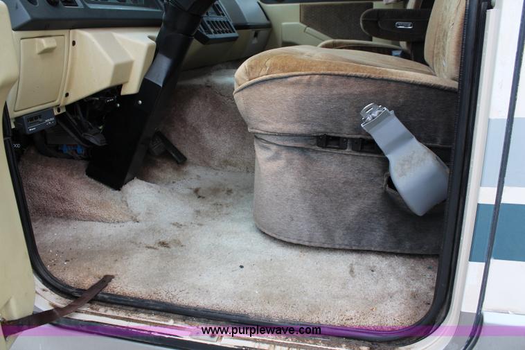 image for item J1094 1992 Pace Arrow RV